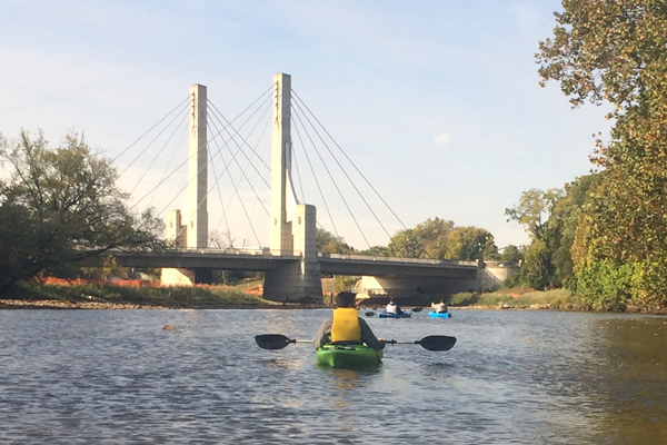 kayak-bridge2.jpg